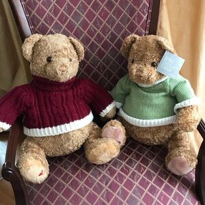 Gund Brown Teddy Bears with Red & Green Sweaters…. Perfect for Valentine’s Day!